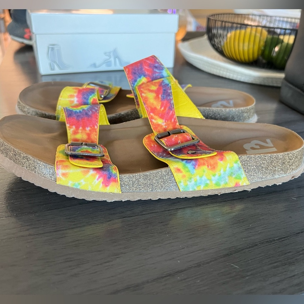 Tie Dye Sandals - Picture 4 of 5